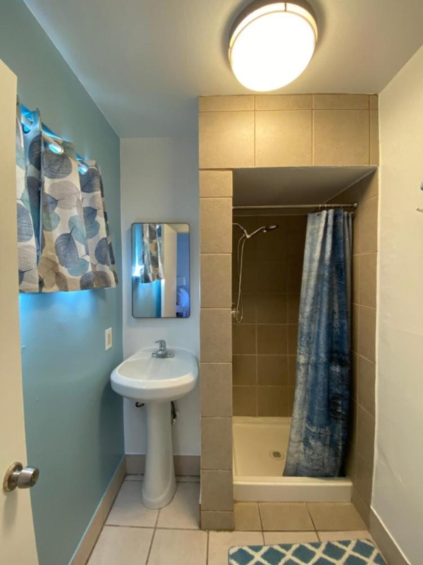 Bluebird Day Inn & Suites image 6
